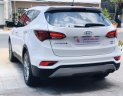 Hyundai Santa Fe 2017 - Cần bán nhanh chiếc Hyundai Santa Fe 2.2 năm sản xuất 2017, màu trắng, giá thấp