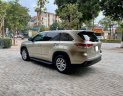 Toyota Highlander LE 2.7L 2015 - Cần bán Toyota Highlander LE 2.7L đời 2016, màu vàng cát, xe nhập