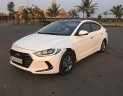 Hyundai Elantra   2019 - Cần bán lại xe Hyundai Elantra 2019, màu trắng, nhập khẩu số sàn, giá tốt