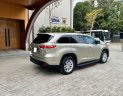 Toyota Highlander LE 2.7L 2015 - Cần bán Toyota Highlander LE 2.7L đời 2016, màu vàng cát, xe nhập