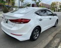 Hyundai Elantra 2017 - Cần bán Hyundai Elantra MT sản xuất 2017, màu trắng số sàn