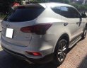 Hyundai Santa Fe 2017 - Bán Hyundai Santa Fe 4x4 sản xuất 2017, màu trắng xe gia đình giá cạnh tranh