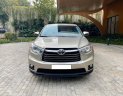 Toyota Highlander LE 2.7L 2015 - Cần bán Toyota Highlander LE 2.7L đời 2016, màu vàng cát, xe nhập