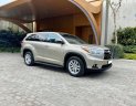 Toyota Highlander LE 2.7L 2015 - Cần bán Toyota Highlander LE 2.7L đời 2016, màu vàng cát, xe nhập