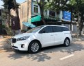 Kia Sedona 2016 - Bán Kia Sedona AT năm sản xuất 2016, màu trắng số tự động, giá chỉ 795 triệu