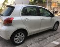 Toyota Yaris 2009 - Xe gia đình, đăng ký năm 2009: Toyota Yaris màu trắng, bán giá tốt