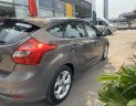 Ford Focus 2015 - Cần bán gấp Ford Focus năm sản xuất 2015, màu xám số tự động