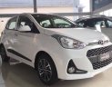 Hyundai Grand i10 2020 - Bán xe Hyundai Grand i10 1.2 AT, sản xuất 2020, màu trắng, giao nhanh