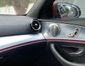 Mercedes-Benz E class 2020 - Bán xe giá thấp Mercedes- Benz E200 Sport, màu đỏ, giao xe nhanh