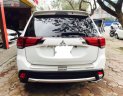 Mitsubishi Outlander 2019 - Cần bán gấp Mitsubishi Outlander sản xuất năm 2019, màu trắng