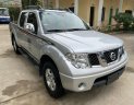 Nissan Navara LE 2.5MT 4WD 2012 - Cần bán Nissan Navara LE 2.5MT 4WD đời 2012, màu bạc, nhập khẩu 