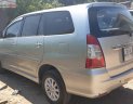 Toyota Innova 2013 - Cần bán gấp Toyota Innova 2.0EMT năm sản xuất 2013, màu bạc xe gia đình