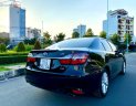 Toyota Camry 2.0E 2017 - Bán ô tô Toyota Camry 2.0E đời 2017, màu đen số tự động, giá tốt