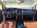 Toyota Innova 2017 - Bán Toyota Innova đời 2017, màu bạc, số sàn, 595tr