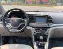 Hyundai Elantra   2017 - Cần bán gấp Hyundai Elantra năm 2017, số sàn