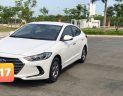 Hyundai Elantra   2017 - Cần bán gấp Hyundai Elantra năm 2017, số sàn