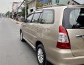 Toyota Innova 2012 - Cần bán gấp Toyota Innova năm 2012, màu vàng cát xe gia đình