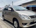 Toyota Innova 2012 - Cần bán gấp Toyota Innova năm 2012, màu vàng cát xe gia đình