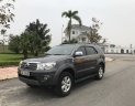 Toyota Fortuner 2010 - Bán Toyota Fortuner năm sản xuất 2010, màu xám, số sàn, máy Diesel