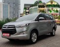 Toyota Innova 2.0E 2017 - Bán xe Toyota Innova 2.0E đời 2017, màu bạc