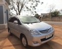 Toyota Innova   2010 - Cần bán xe Toyota Innova sản xuất 2010, màu bạc xe gia đình