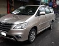 Toyota Innova E 2015 - Bán xe Toyota Innova E đời 2015, màu kem (be), còn mới giá cạnh tranh