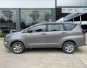 Toyota Innova 2.0E 2018 - Cần bán xe Toyota Innova 2.0E đời 2018, màu nâu, 640tr