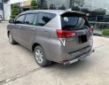 Toyota Innova 2.0E 2018 - Cần bán xe Toyota Innova 2.0E đời 2018, màu nâu, 640tr