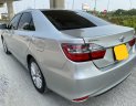 Toyota Camry 2.0E 2017 - Cần bán xe Toyota Camry 2.0E 2017 màu bạc, xe đẹp đi kĩ, chính hãng Toyota Sure