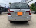 Toyota Innova 2.0E 2015 - Bán xe Toyota Innova 2.0E 2015 màu bạc, xe đẹp đi kĩ chính hãng Toyota Sure