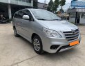 Toyota Innova 2.0E 2015 - Bán xe Toyota Innova 2.0E 2015 màu bạc, xe đẹp đi kĩ chính hãng Toyota Sure