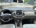 Toyota Innova 2.0E 2015 - Bán xe Toyota Innova 2.0E 2015 màu bạc, xe đẹp đi kĩ chính hãng Toyota Sure