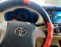 Toyota Innova 2014 - Cần bán Toyota Innova 2014, màu bạc số sàn, giá chỉ 348 triệu