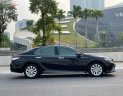Cần bán lại xe Toyota Camry 2.0G đời 2020, màu đen, nhập khẩu