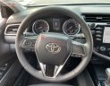Cần bán lại xe Toyota Camry 2.0G đời 2020, màu đen, nhập khẩu
