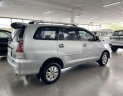 Toyota Innova 2.0G 2011 - Bán Toyota Innova 2.0G năm 2011, màu bạc