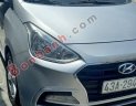 Hyundai Grand i10 2016 - Cần bán gấp Hyundai Grand i10 đời 2016, màu bạc xe gia đình