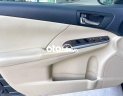 Toyota Camry  2.0E 2017 - Cần bán lại xe Toyota Camry 2.0E sản xuất 2017, màu đen