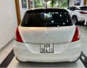 Suzuki Swift 2015 - Cần bán Suzuki Swift sản xuất 2015, màu trắng chính chủ, giá 330tr