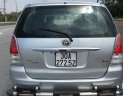 Toyota Innova 2010 - Cần bán Toyota Innova năm sản xuất 2010, màu bạc xe gia đình