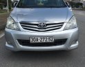 Toyota Innova 2010 - Cần bán Toyota Innova năm sản xuất 2010, màu bạc xe gia đình