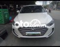 Hyundai Elantra 1.6 MT 2017 - Cần bán Hyundai Elantra 1.6 MT sản xuất 2017, màu trắng