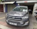 Toyota Innova 2.0E 2019 - Cần bán gấp Toyota Innova 2.0E năm sản xuất 2019, màu xám