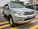 Toyota Fortuner 2009 - Cần bán lại xe Toyota Fortuner 2.7V 4x2 đời 2009, màu bạc