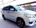 Toyota Innova E 2012 - Cần bán Toyota Innova E đời 2012, màu bạc, giá chỉ 380 triệu