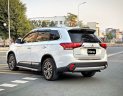 Mitsubishi Outlander   2.0 CVT 2019 - Cần bán gấp Mitsubishi Outlander 2.0 CVT sản xuất năm 2019, màu trắng