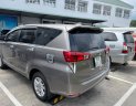 Toyota Innova MT 2017 - Bán Toyota Innova MT sản xuất năm 2017, màu xám, giá chỉ 485 triệu