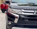 Mitsubishi Stavic 2018 - Bán Mitsubishi Outlander 2.0 CVT năm 2018, màu đen giá cạnh tranh