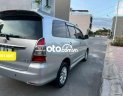 Toyota Innova E 2014 - Bán ô tô Toyota Innova E năm sản xuất 2014, màu bạc chính chủ, giá chỉ 355 triệu