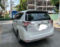 Toyota Innova E 2019 - Bán Toyota Innova E sản xuất năm 2019, màu trắng, giá 565tr